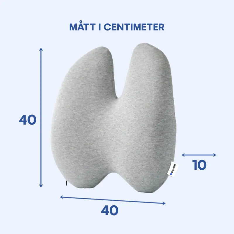 ErgoStöd™ ergonomisk ländryggskudde med mått: 40 cm höjd, 40 cm bredd och 10 cm djup. Designad för ryggstöd och komfort.