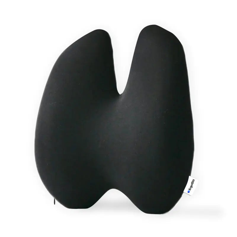 ErgoStöd™ i svart färg. Ergonomisk ländryggskudde med memory foam för optimalt ryggstöd och smärtlindring vid långvarigt sittande.